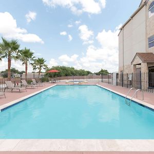 Microtel Inn And Suites Eagle Pass